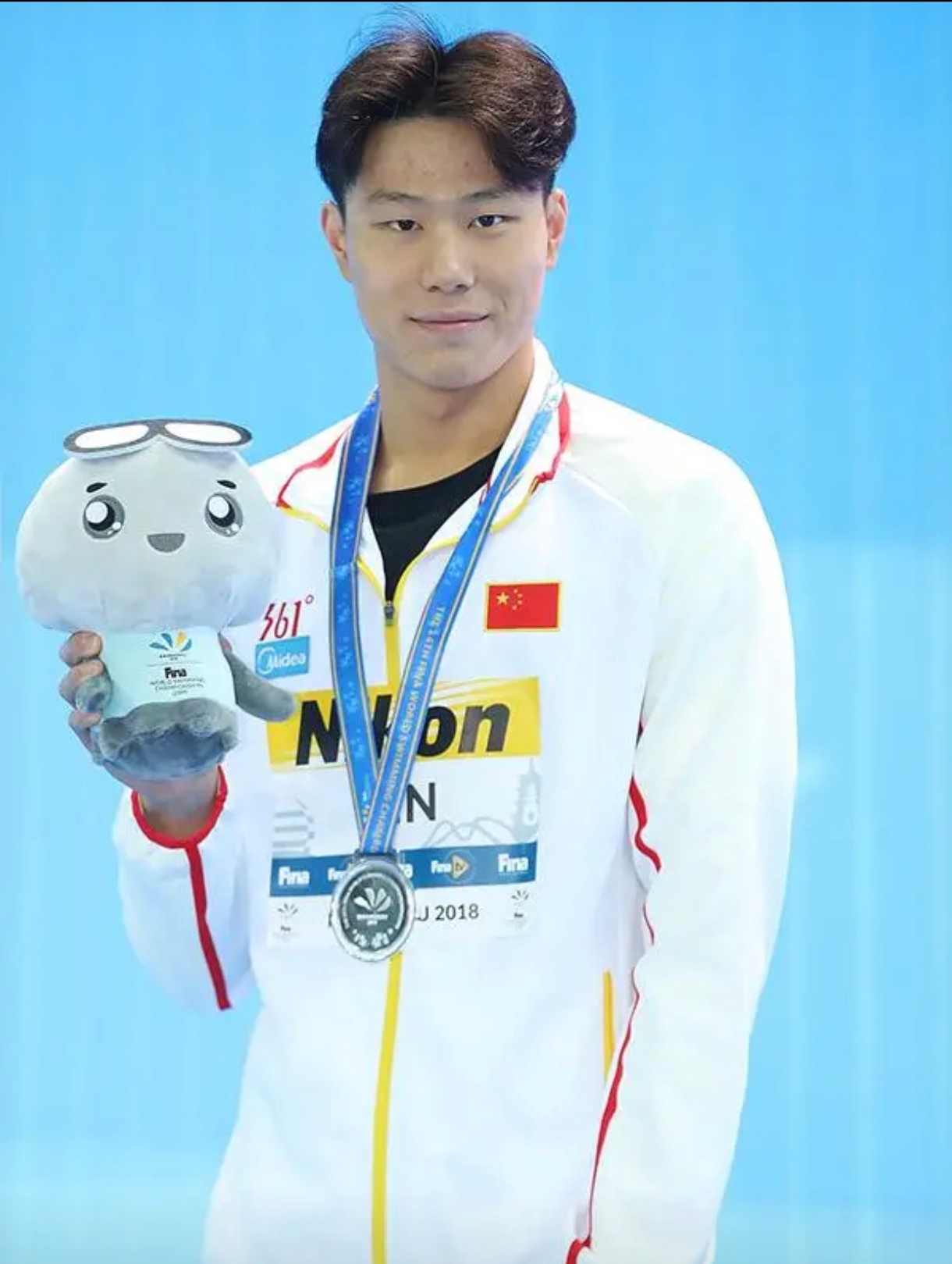 游泳选手发挥出色,荣膺最佳MVP的简单介绍 游泳选手发挥出色,荣膺最佳MVP的简单介绍