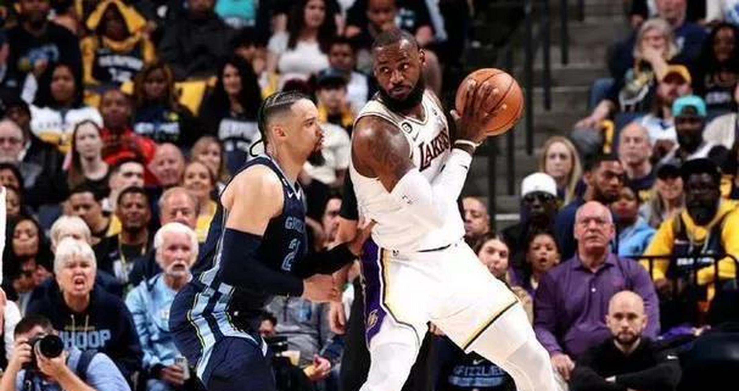 关于湖人完胜福建队，莫兰特扛起全队的信息