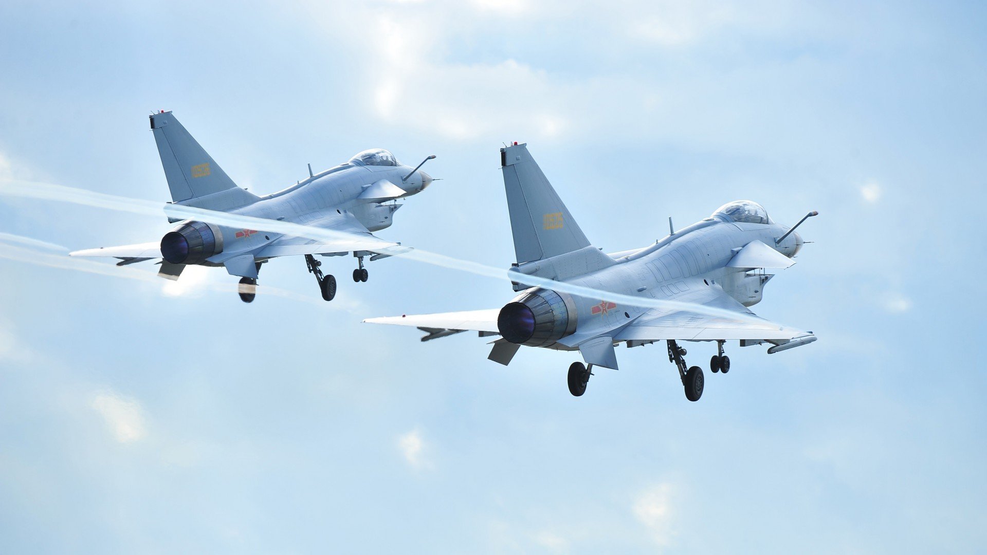 人类暂停键，当灰熊咬碎时间与霍勒迪冻结德比