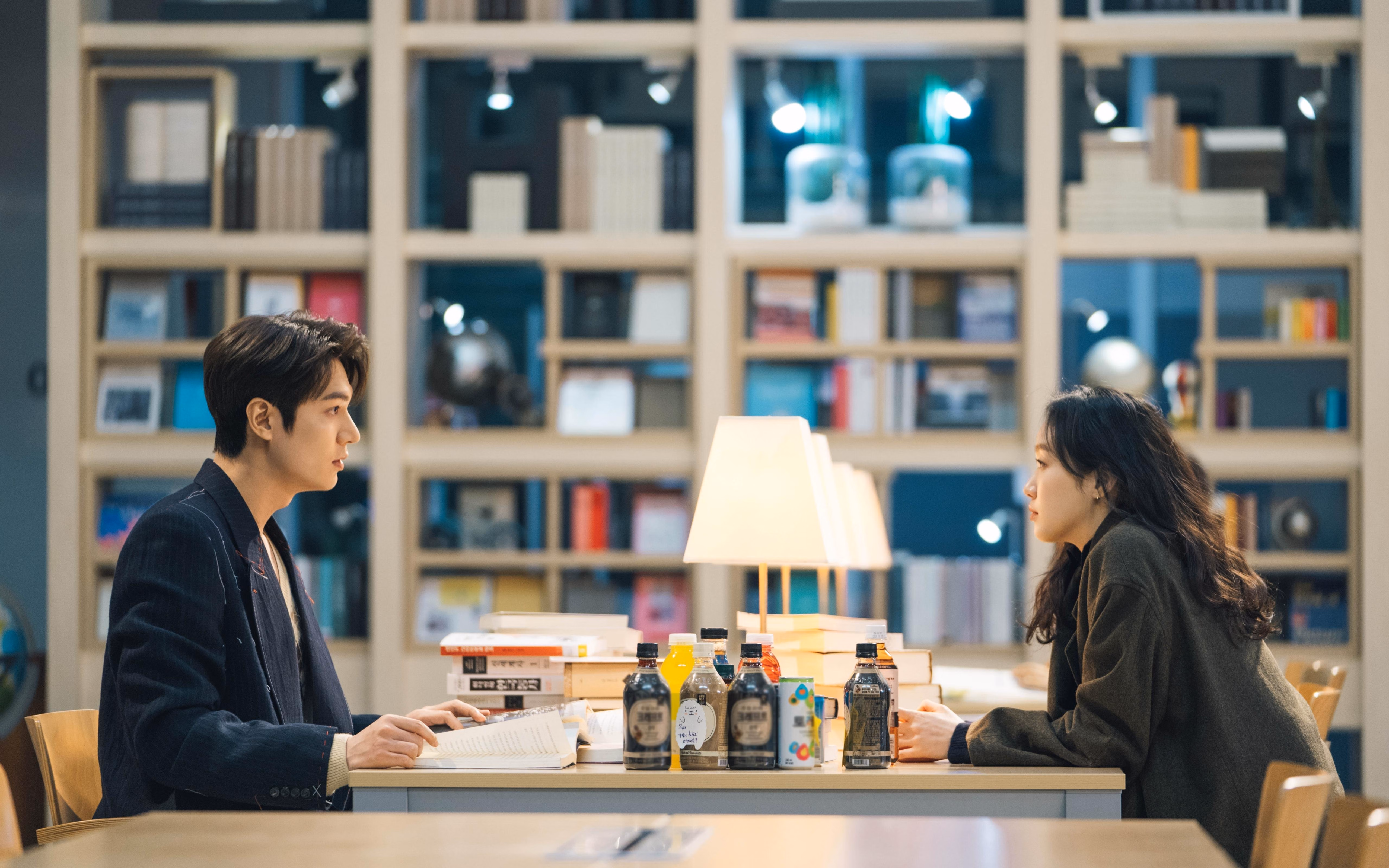 极地足球，维尼修斯的热浪与冰雪中的巅峰对决—当加拿大在严寒中融化加纳